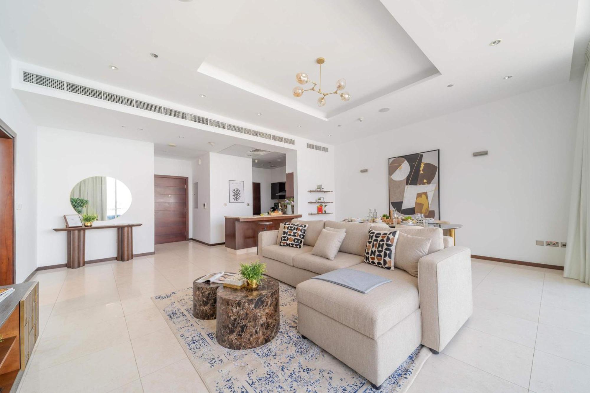 Frank Porter - Diamond, Tiara Residences Apartment *